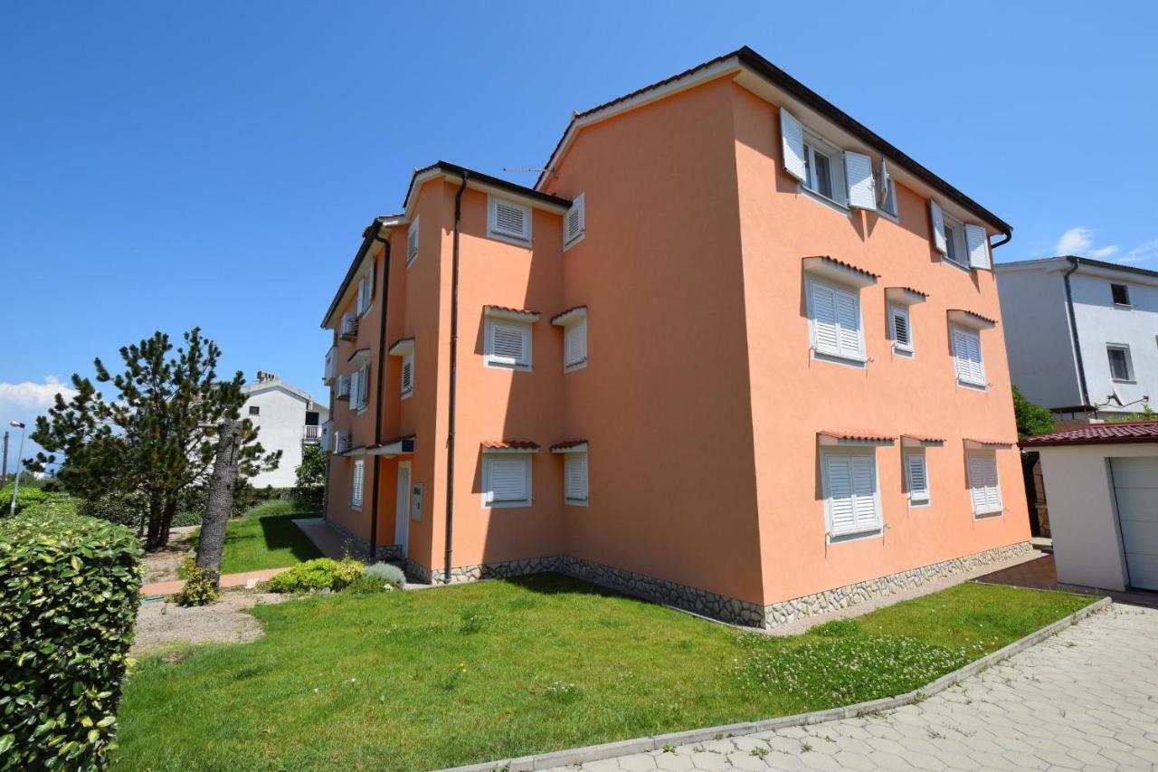 Apartments Gabrijel Malinska Eksteriør billede