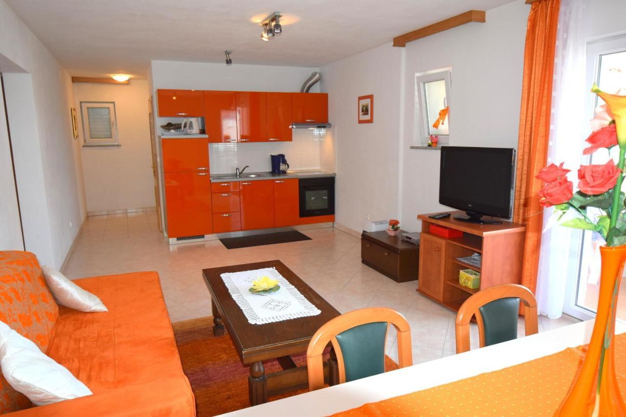 Apartments Gabrijel Malinska Eksteriør billede