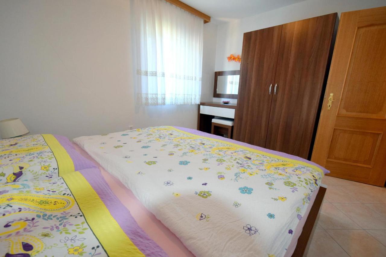 Apartments Gabrijel Malinska Eksteriør billede