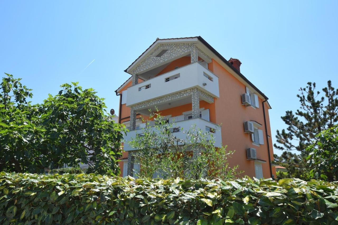 Apartments Gabrijel Malinska Eksteriør billede